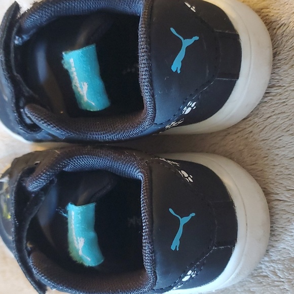 (3 For $20) Puma kids shoes - Picture 4 of 7